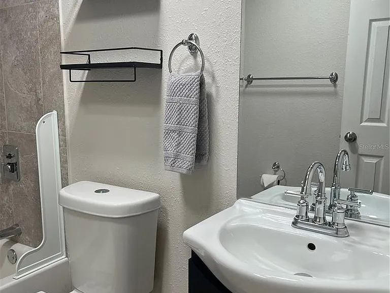 528 Golden Raintree Pl — Photo 19