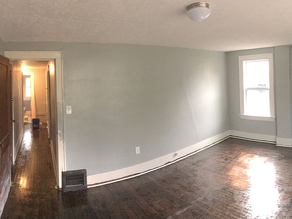 4th image of 1006 Delia Ave