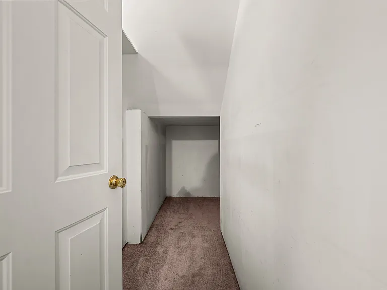1405 Edwards St — Photo 23