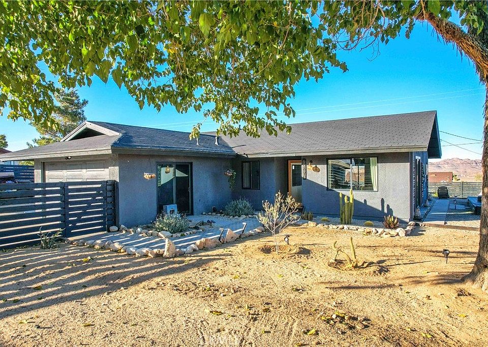 1st image of 60670 Pueblo Trl
