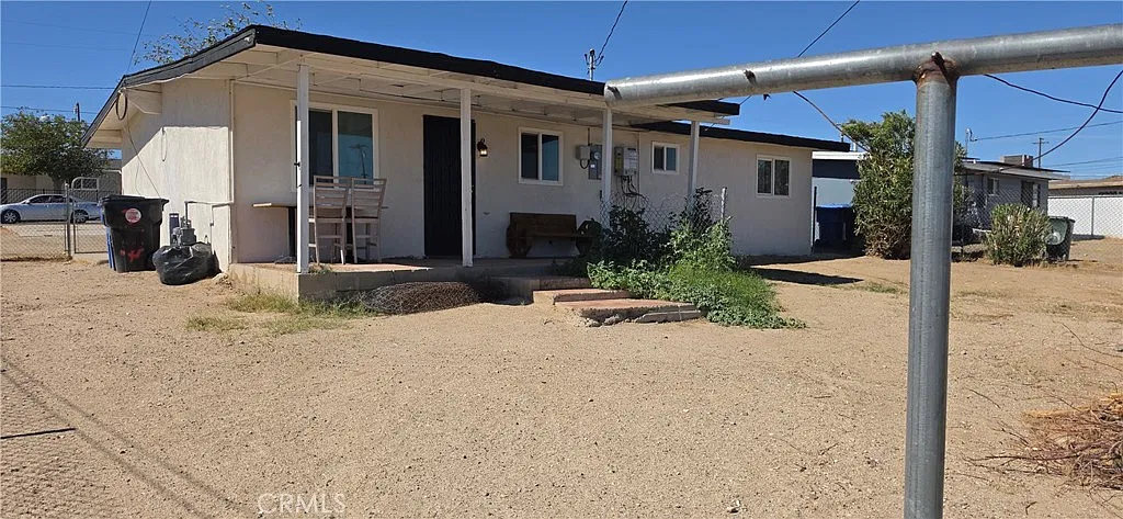 3 bed, 984 sqft, $1,600 — Photo 4