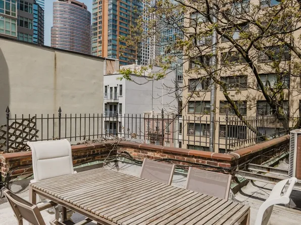 323 East 51st Street image 24 of 26