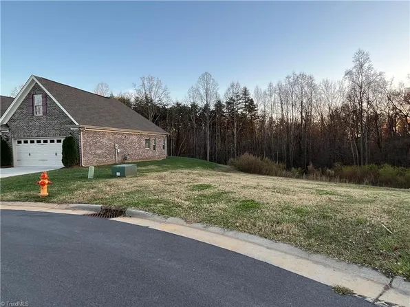 4623 Olivine Ln, Pfafftown, NC 27040