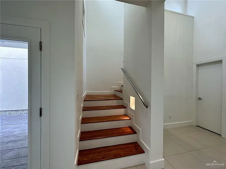 2312 S 43rd St — Photo 12