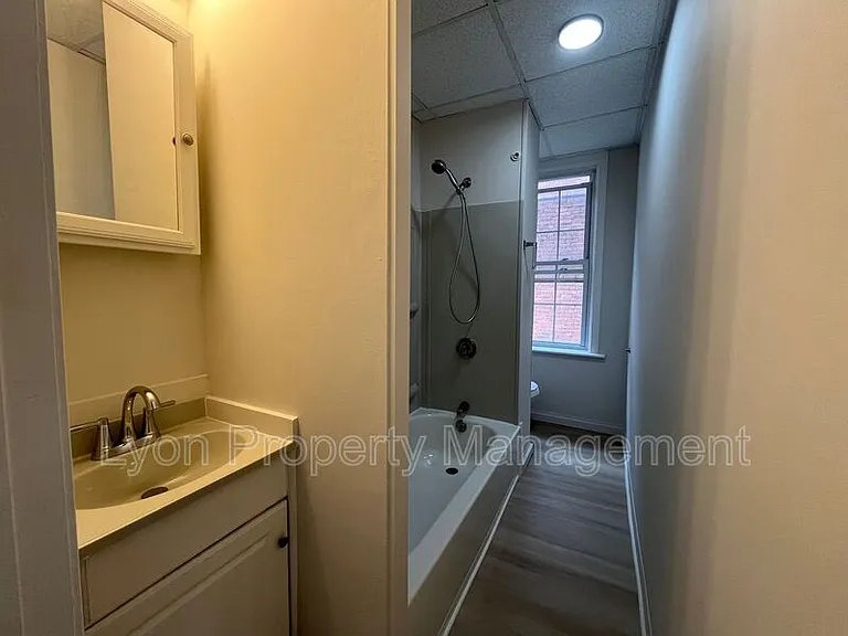 31 Mechanic Ave #2L — Photo 3