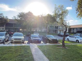 Hampton Court, Hollywood, FL 33023