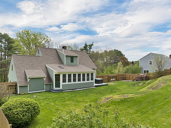 3rd image of 218 Brookside Drive
