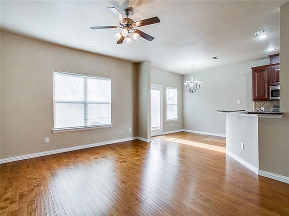 5th image of 3617 Bluesage Ln