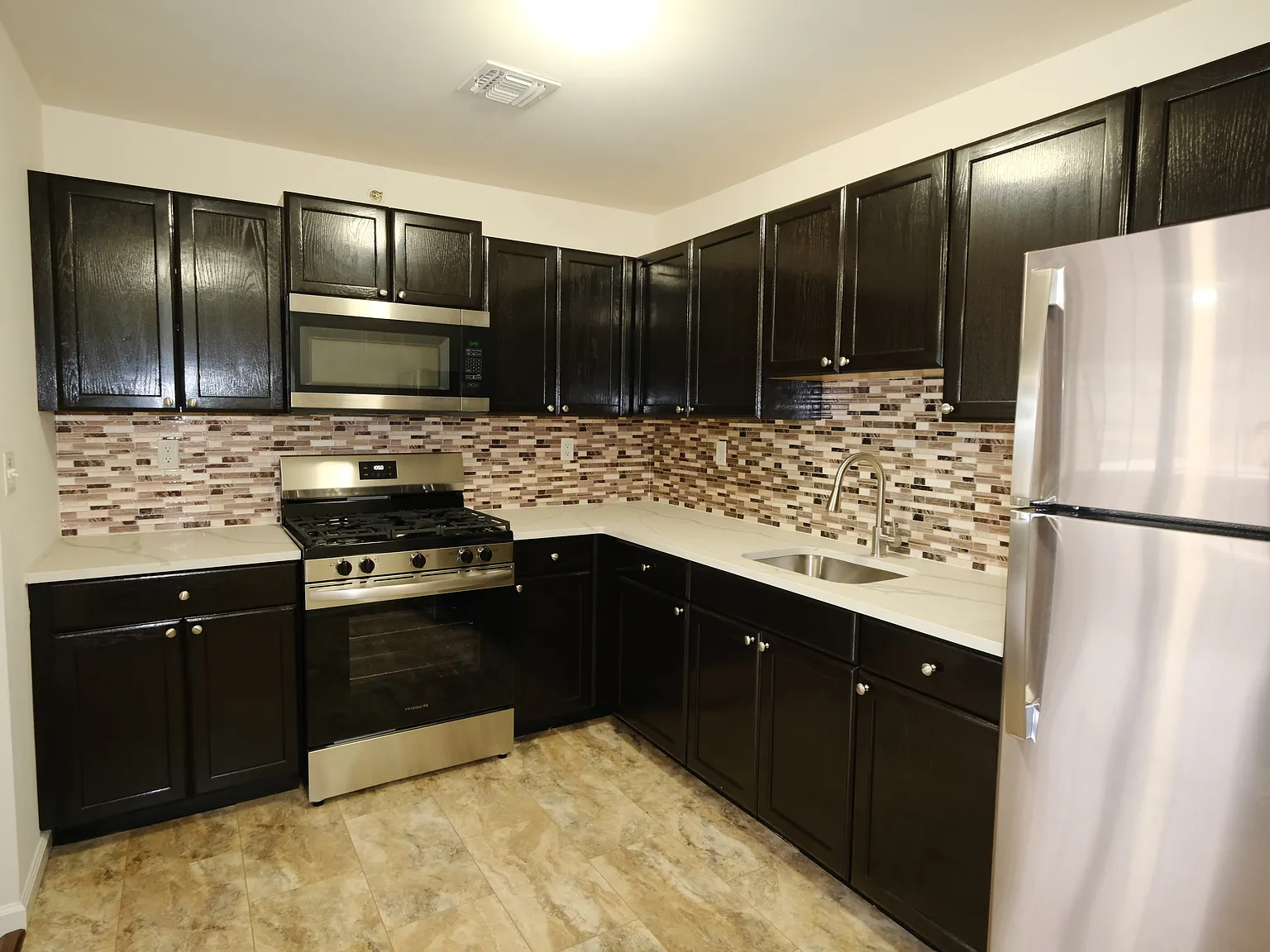 1 bed, 750 sqft, $1,750 — Photo 3