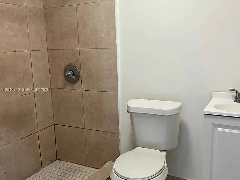 4245 NW 24th Ave — Photo 3