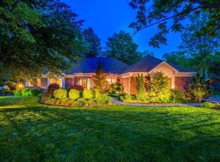 4 Hedge Row Ct, Lawrence Township, NJ 08648
