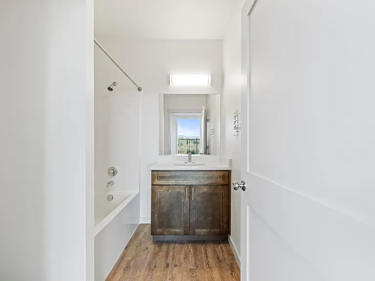 Columbia River Walk Apartments — Photo 127