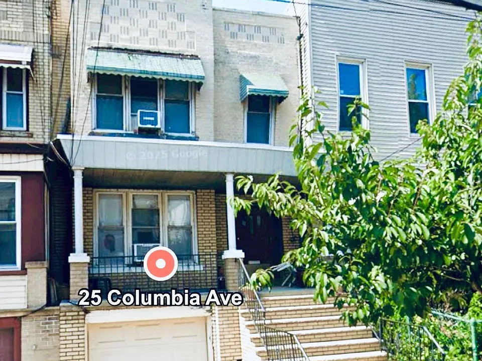 25 Columbia Ave #2