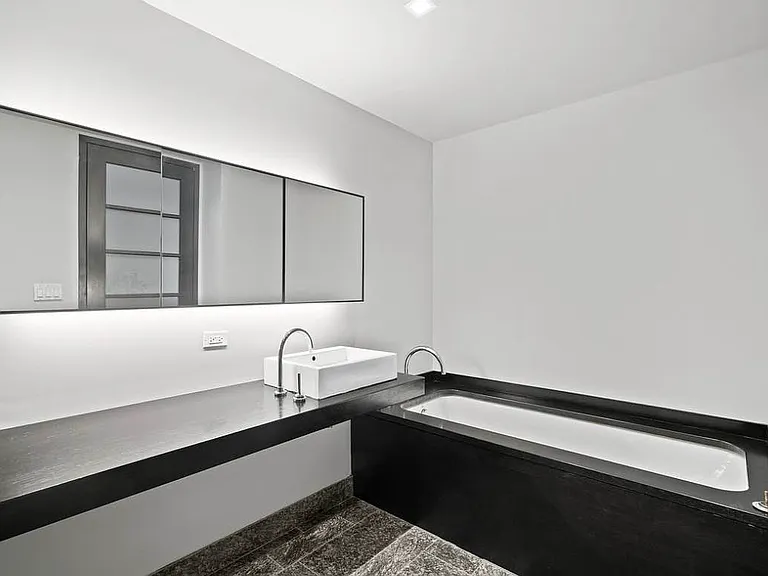 20 Pine St #613 — Photo 7