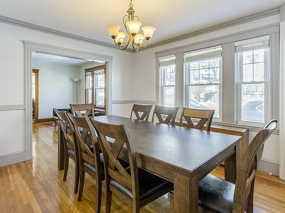 5th image of 115 Gilbert St