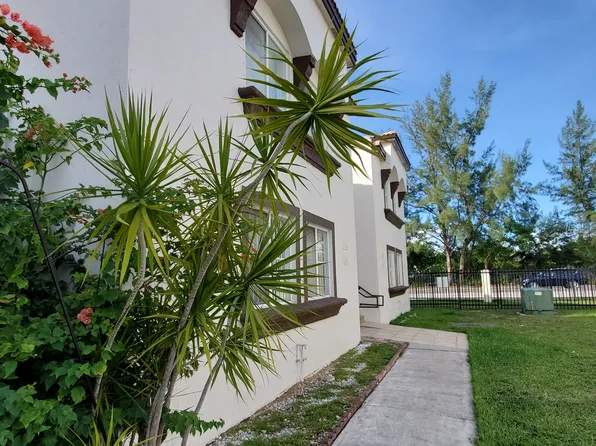 1180 NW 125th Path, Miami, FL