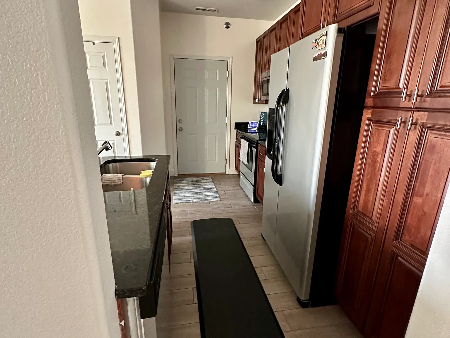 1113 E Lasalle Dr — Photo 4