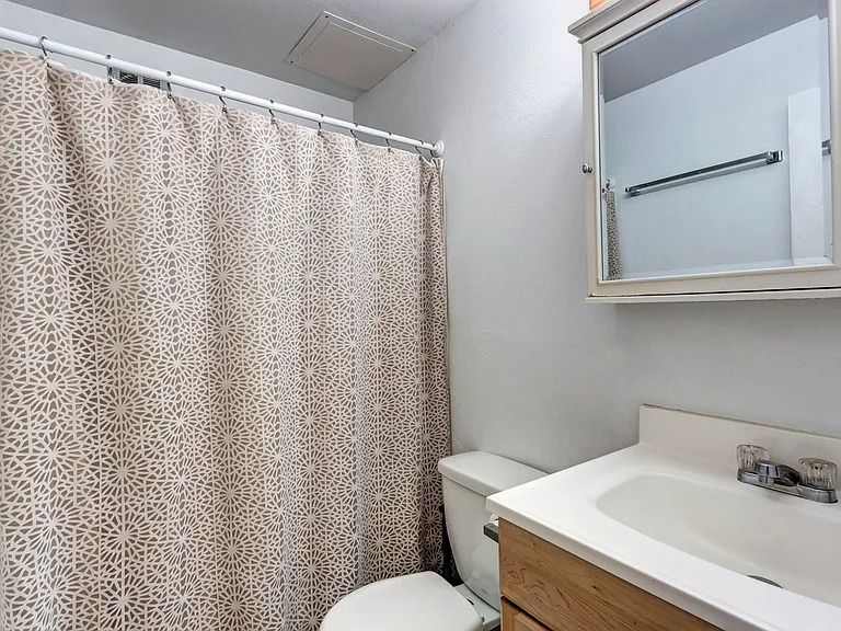 214 S Harris St #102 — Photo 8