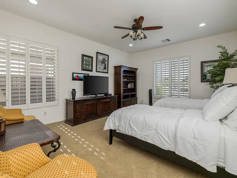4176 E Clubview Dr — Photo 15