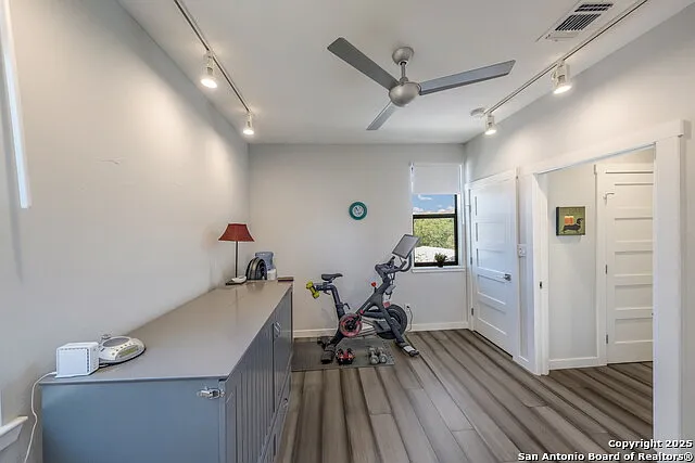 137 Lotus St — Photo 18