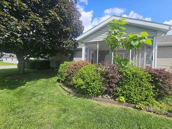 2nd image of 302 E Lewis Ln