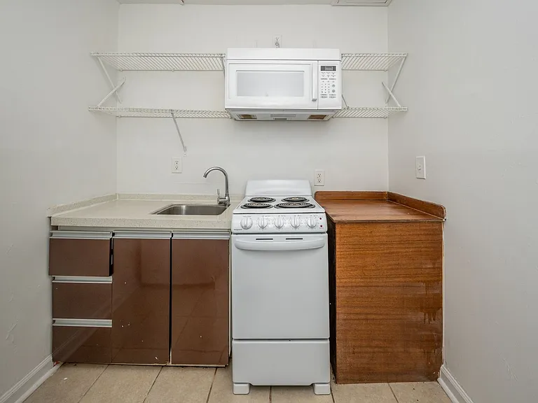 Magnolia Court — Photo 31
