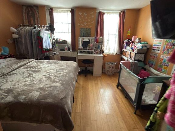 5th image of 2221 Eastern Ave