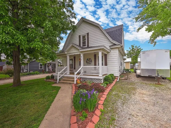 517 2nd Ave E, Coggon, IA 52218