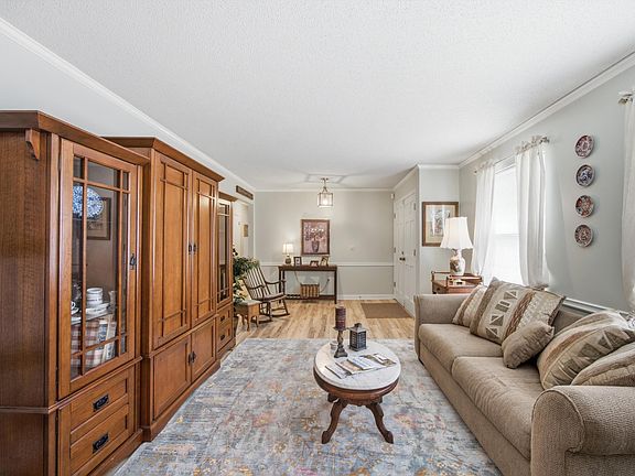 5th image of 9216 Charbar Cir