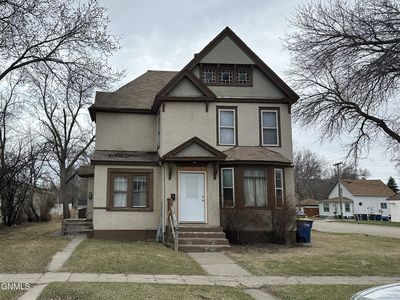 525 1st Ave N, Jamestown, ND, 58401