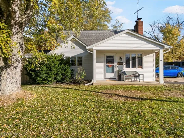 1611 Village St SE, Canton, OH 44707