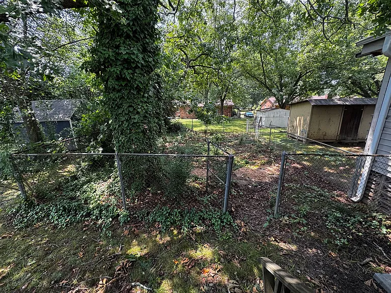 416 Stroud Rd — Photo 4