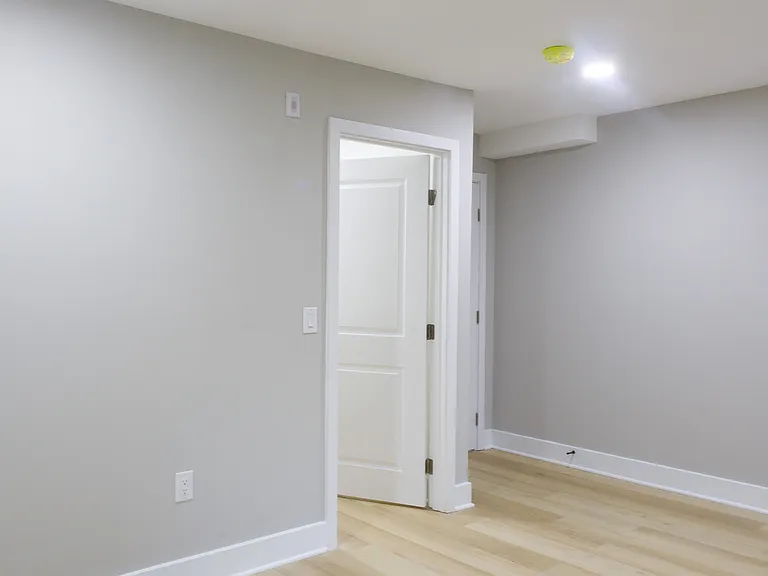 1201 Lindley Ave — Photo 17