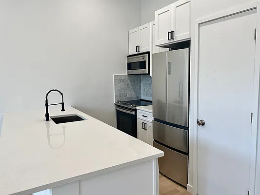 Rented by Grand & Co. | media 29