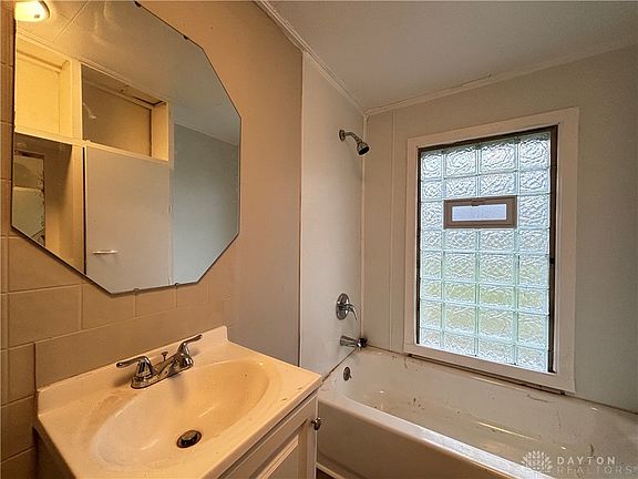 4th image of 1428 Xenia Ave #1426