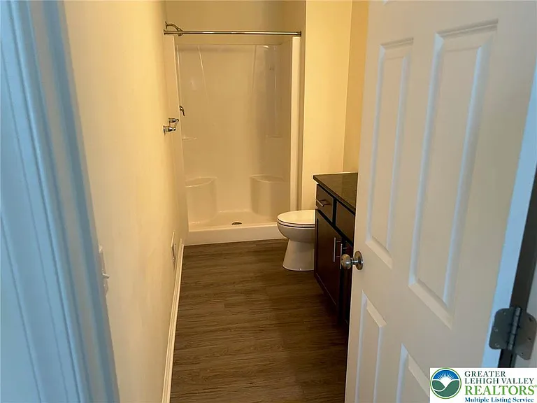 512 Penn St #2 — Photo 10