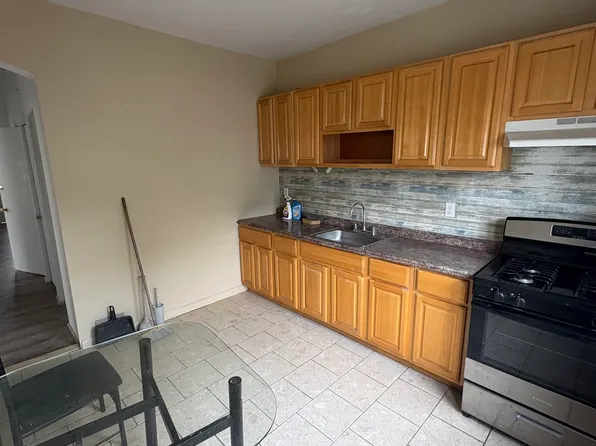 21 Vreeland Terrace image 3 of 6