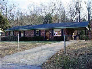 1st image of 225 Bluff Dr