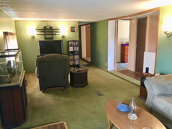 5th image of 1009 County Road 42