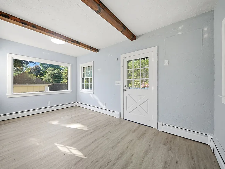 7 Wilson Ave — Photo 4