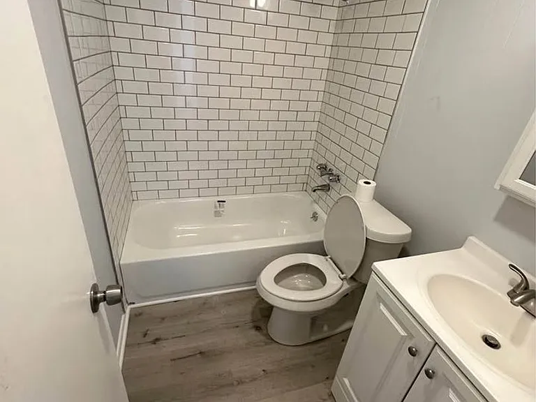5805 Cherry St — Photo 7