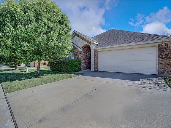 2nd image of 10409 Manhassett Dr