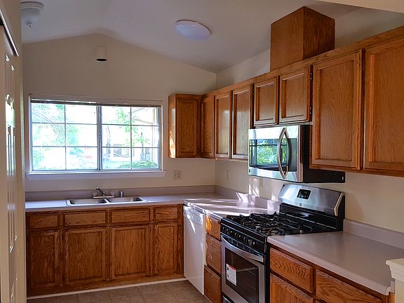 834 Spaniel_Kitchen_05032016