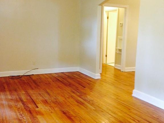5th image of 2036 Benton St