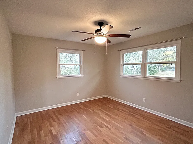 408 Lynette Dr — Photo 8