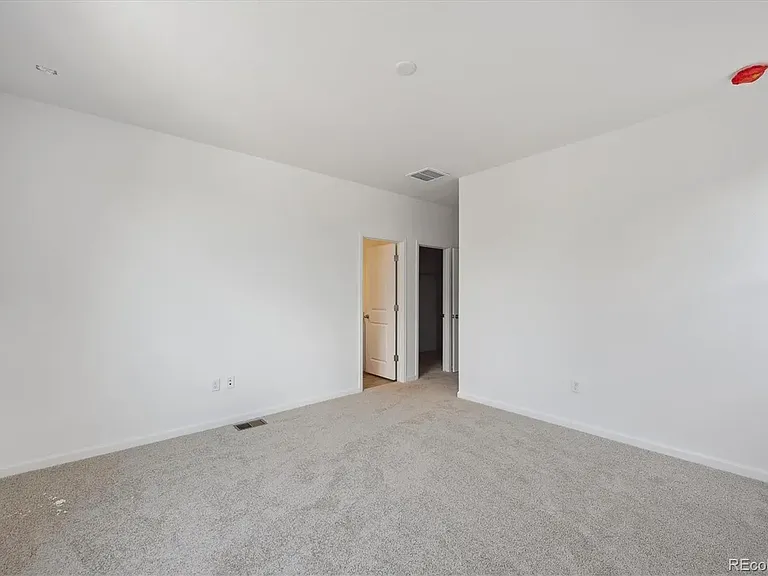 1366 Penner Dr — Photo 10