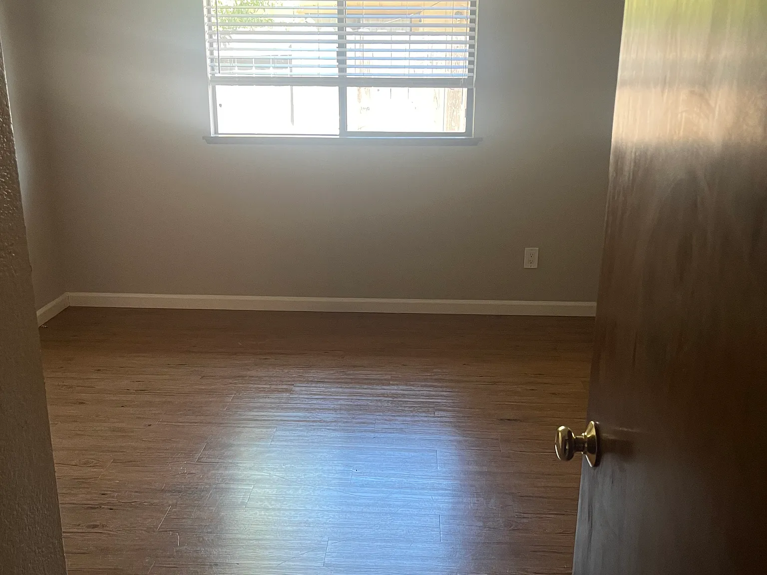2 bed, 1200 sqft, $2,300 — Photo 4