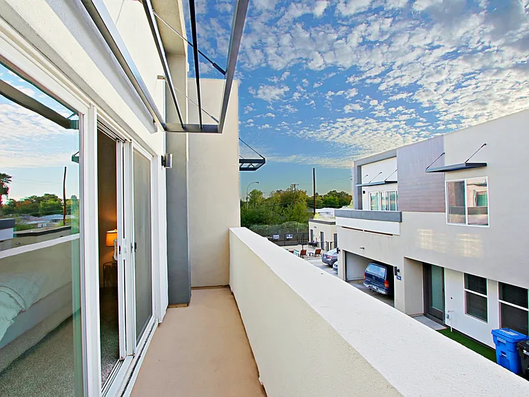 Luxana Apartments — Photo 4