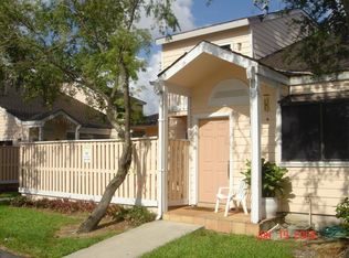 2034 Winners Cir, North Lauderdale, FL 33068