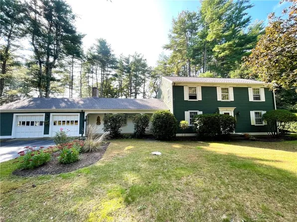 51 Louise F Luther Dr, Cumberland, RI 02864